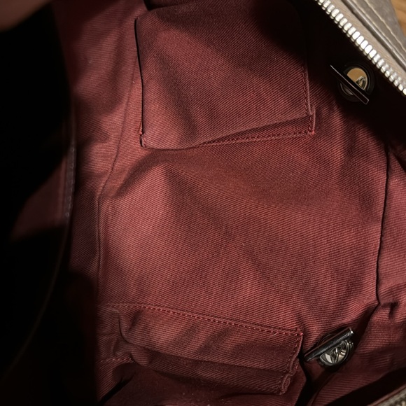 ❤️CHANEL❤️ - Picture 5 of 17